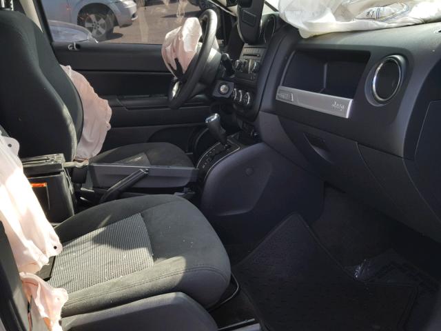 1C4NJCBAXHD124081 - 2017 JEEP COMPASS SP 灰色 照片 5