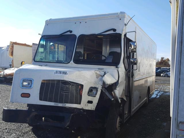 4UZAARFD8JCKD1798 - 2018 FREIGHTLINER CHASSIS M WHITE photo 2