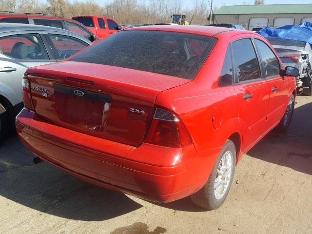 1FAFP34N36W169311 - 2006 FORD FOCUS ZX4 RED photo 4