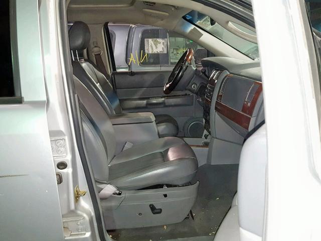 1D8HB58D44F111060 - 2004 DODGE DURANGO LI SILVER photo 5