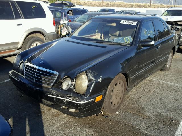 WDBJF65J81B309064 - 2001 MERCEDES-BENZ E 320 BLACK photo 2