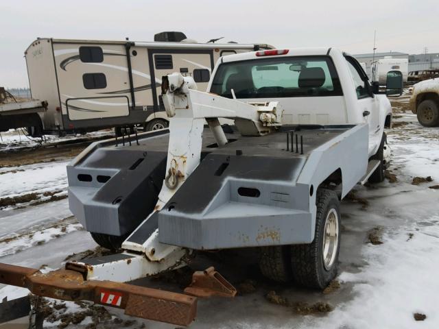 1GDJC34648E204824 - 2008 GMC SIERRA C35 WHITE photo 4