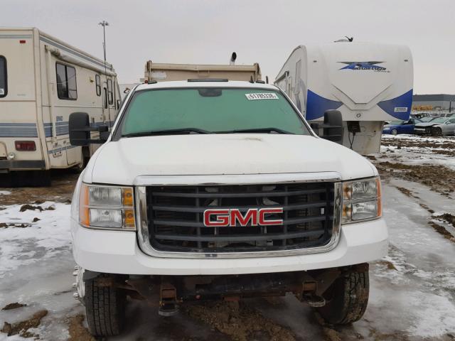 1GDJC34648E204824 - 2008 GMC SIERRA C35 WHITE photo 9