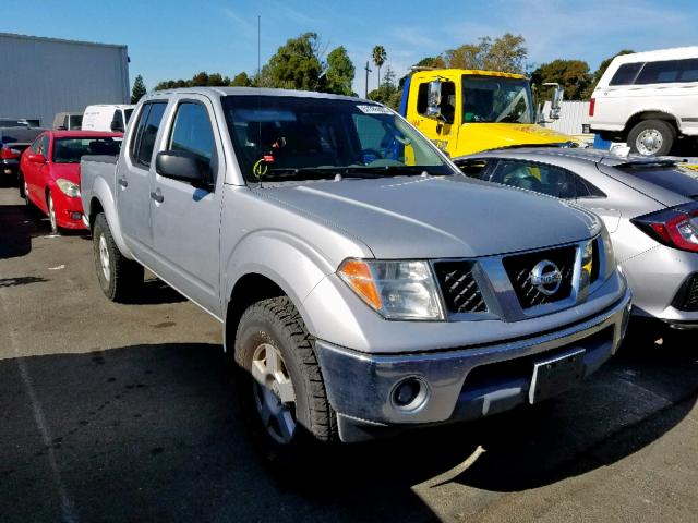 1N6AD07W56C421493 - 2006 NISSAN FRONTIER C SILVER photo 1