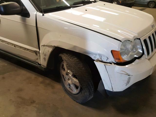 1J8GR48K68C219999 - 2008 JEEP GRAND CHER WHITE photo 9