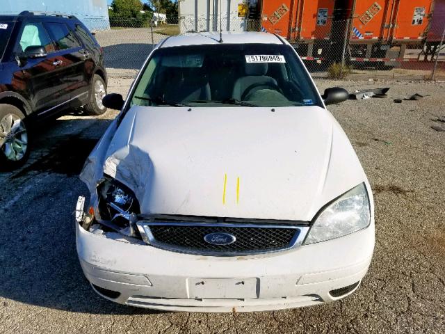 3FAFP31NX5R105885 - 2005 FORD FOCUS ZX3 WHITE photo 7