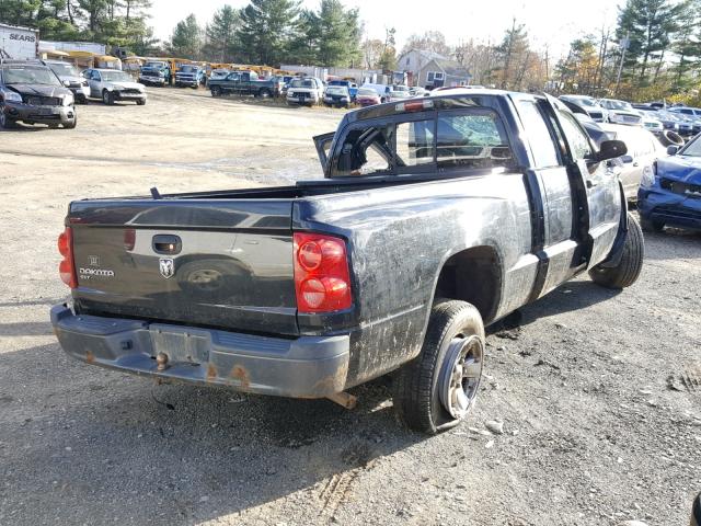 1D7HE32K18S565125 - 2008 DODGE DAKOTA SXT BLACK photo 4