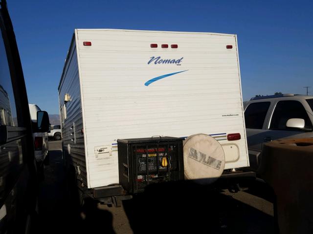 1SE200K226B000594 - 2006 SKYLINE TRAILER WHITE photo 3