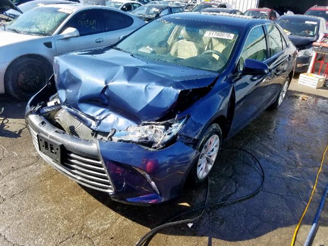 4T4BF1FK9FR448486 - 2015 TOYOTA CAMRY LE BLUE photo 2