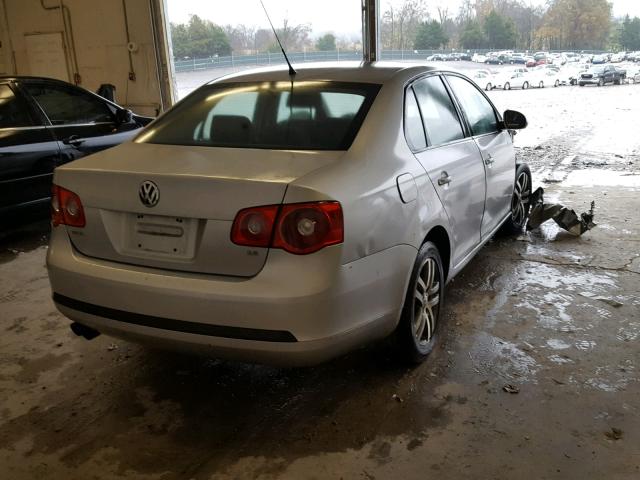 3VWPF71K57M071771 - 2007 VOLKSWAGEN JETTA 2.5 SILVER photo 4