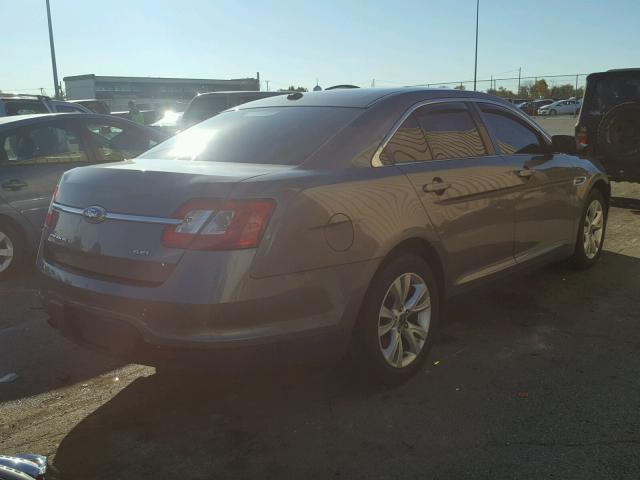 1FAHP2EW1BG133440 - 2011 FORD TAURUS SEL GRAY photo 4