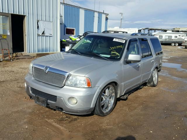 5LMFU28R83LJ35395 - 2003 LINCOLN NAVIGATOR 银色 照片 2
