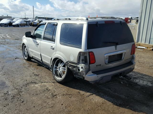 5LMFU28R83LJ35395 - 2003 LINCOLN NAVIGATOR 银色 照片 3