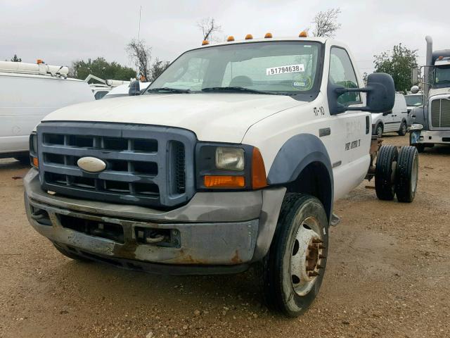 1FDXF46P66EB00023 - 2006 FORD F450 SUPER WHITE photo 2