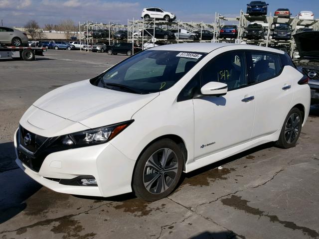 1N4AZ1CP6JC308790 - 2018 NISSAN LEAF S WHITE photo 2