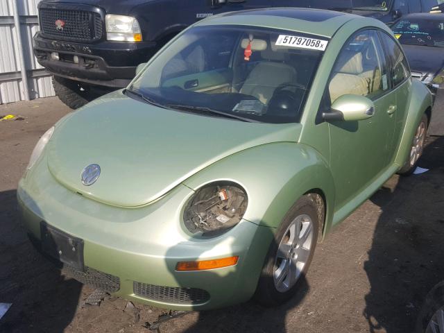 3VWRG31C27M511436 - 2007 VOLKSWAGEN NEW BEETLE GREEN photo 2