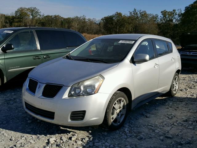 5Y2SL67069Z423960 - 2009 PONTIAC VIBE SILVER photo 2