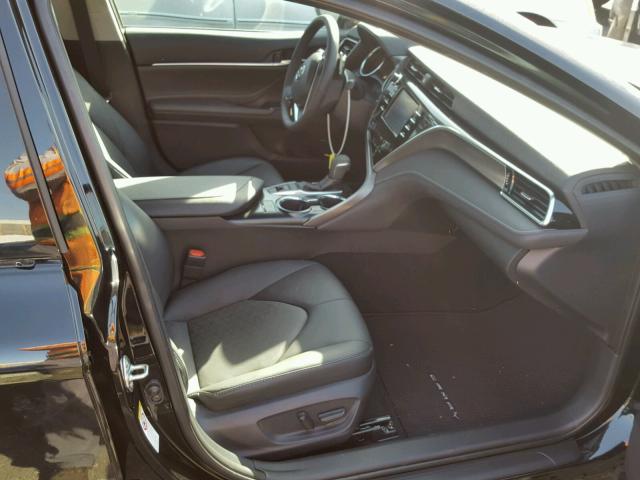 4T1B61HK8JU130018 - 2018 TOYOTA CAMRY XSE BLACK photo 5