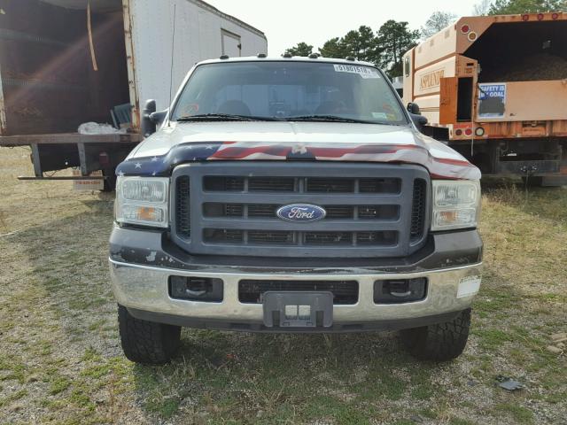 1FTWW315X6EA36293 - 2006 FORD F350 SRW S WHITE photo 9