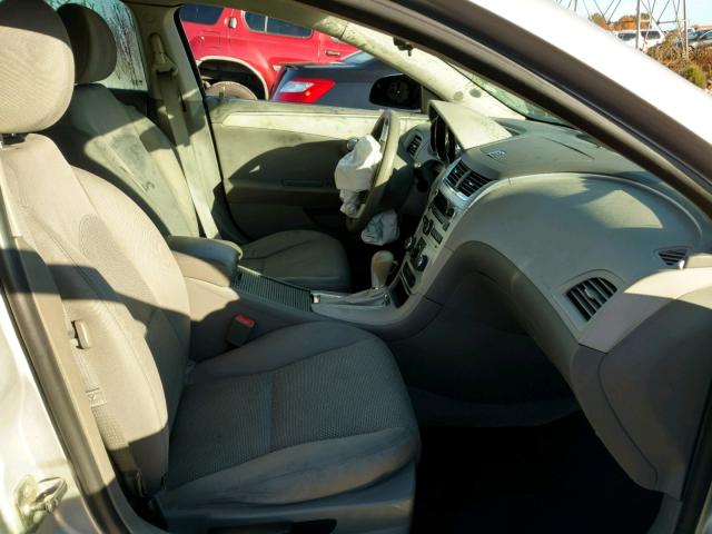 1G1ZA5E03CF383808 - 2012 CHEVROLET MALIBU LS SILVER photo 5