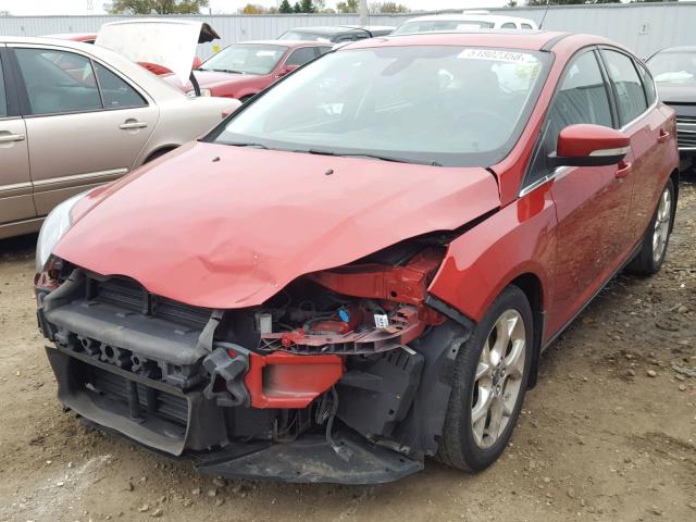 1FAHP3N28CL328379 - 2012 FORD FOCUS TITA RED photo 2