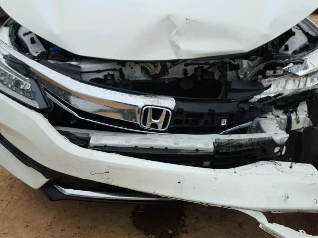 1HGCR3F91HA026737 - 2017 HONDA ACCORD TOU WHITE photo 7