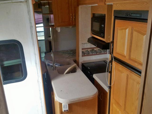 4YDF340284D508920 - 2004 KEYSTONE MONTANA WHITE photo 6