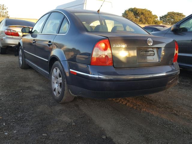 WVWAD63B05E059486 - 2005 VOLKSWAGEN PASSAT GLS BLUE photo 3