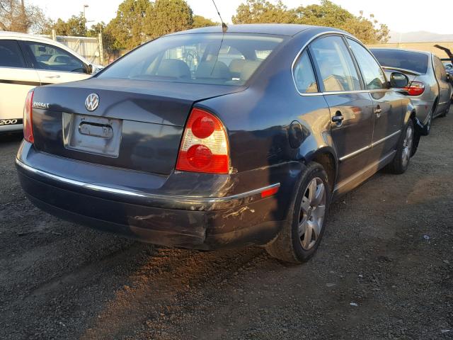 WVWAD63B05E059486 - 2005 VOLKSWAGEN PASSAT GLS BLUE photo 4