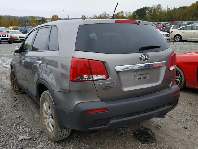 5XYKT3A13CG219252 - 2012 KIA SORENTO BA GRAY photo 3