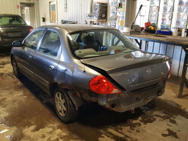 KNAFB121425125974 - 2002 KIA SPECTRA BA GRAY photo 3