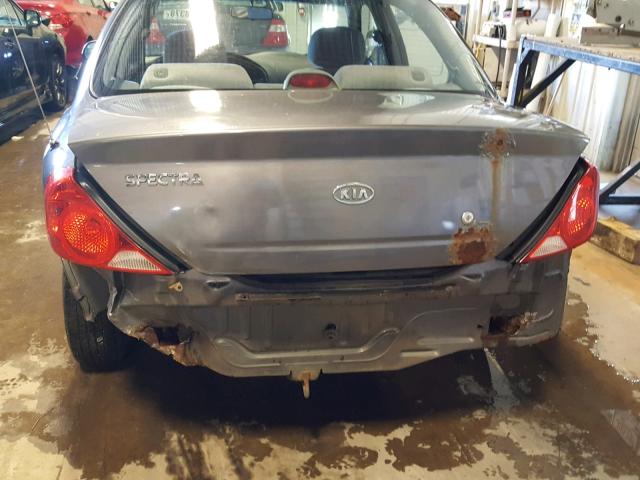 KNAFB121425125974 - 2002 KIA SPECTRA BA GRAY photo 9