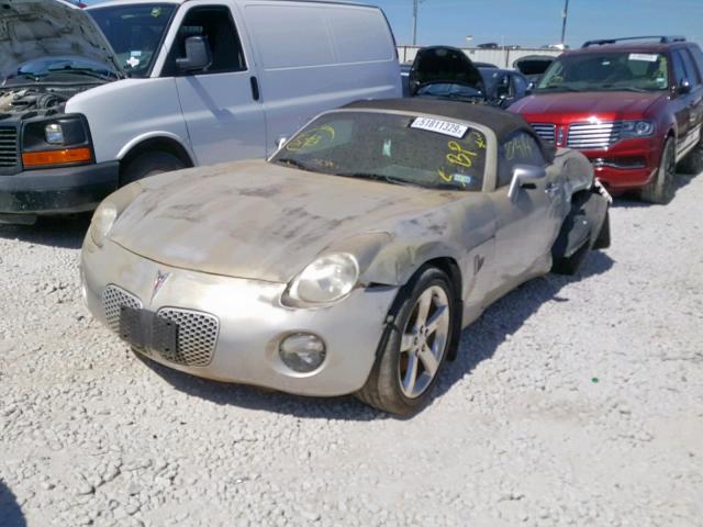 1G2MB33B76Y105370 - 2006 PONTIAC SOLSTICE SILVER photo 2