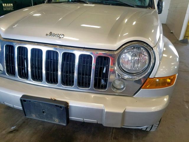 1J4GL58K15W712668 - 2005 JEEP LIBERTY LI SILVER photo 9