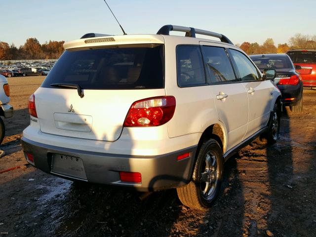 JA4LZ31F46U051861 - 2006 MITSUBISHI OUTLANDER WHITE photo 4