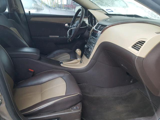 1G1ZE5E00AF139566 - 2010 CHEVROLET MALIBU LTZ 棕色 照片 5