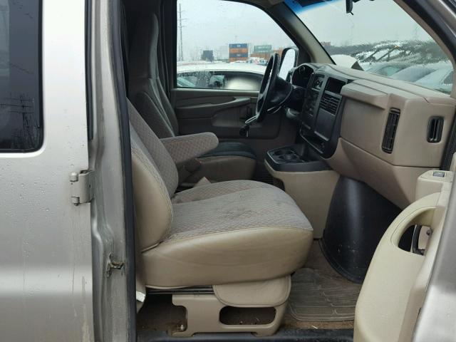 1GNFG15T631187989 - 2003 CHEVROLET EXPRESS G1 TAN photo 5