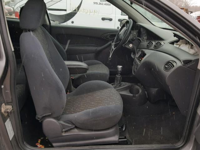 3FAFP31371R247751 - 2001 FORD FOCUS ZX3 GRAY photo 5
