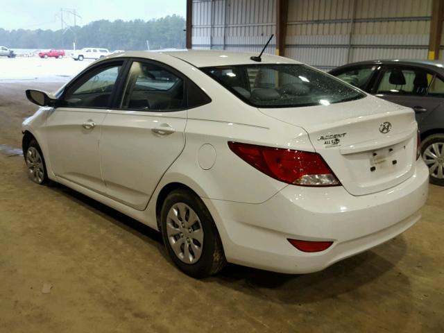 KMHCT4AEXGU081562 - 2016 HYUNDAI ACCENT SE WHITE photo 3