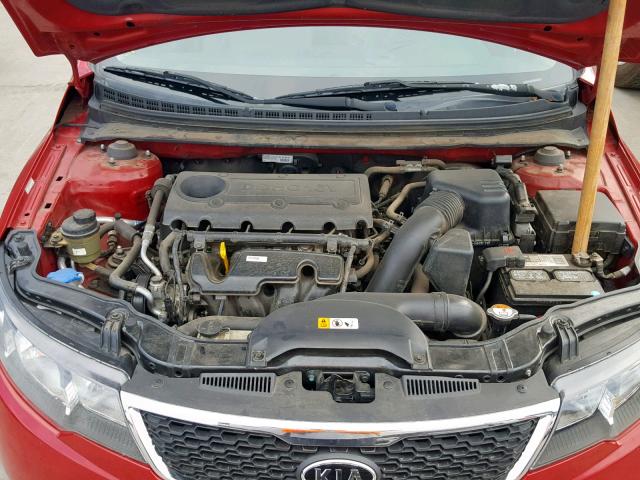 KNAFU4A28D5735921 - 2013 KIA FORTE EX RED photo 7