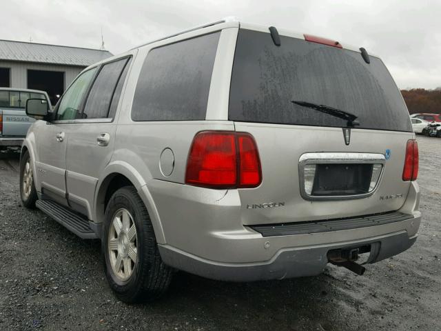 5LMFU28R33LJ35854 - 2003 LINCOLN NAVIGATOR Күміс фото 3