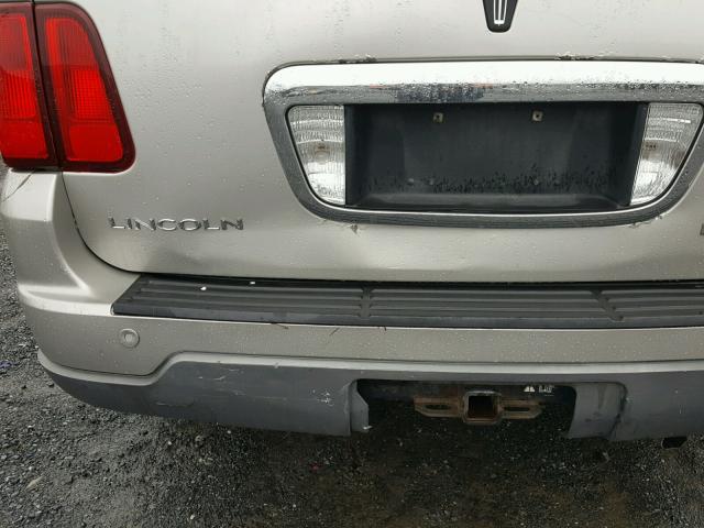 5LMFU28R33LJ35854 - 2003 LINCOLN NAVIGATOR Күміс фото 9