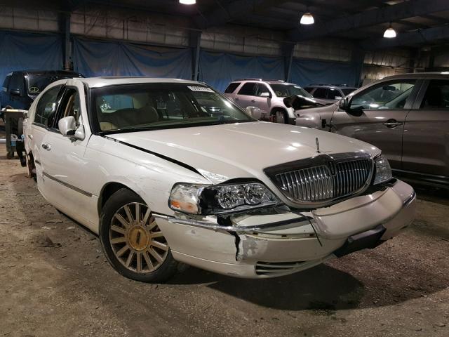 1LNHM83W44Y659708 - 2004 LINCOLN TOWN CAR U CREAM photo 1