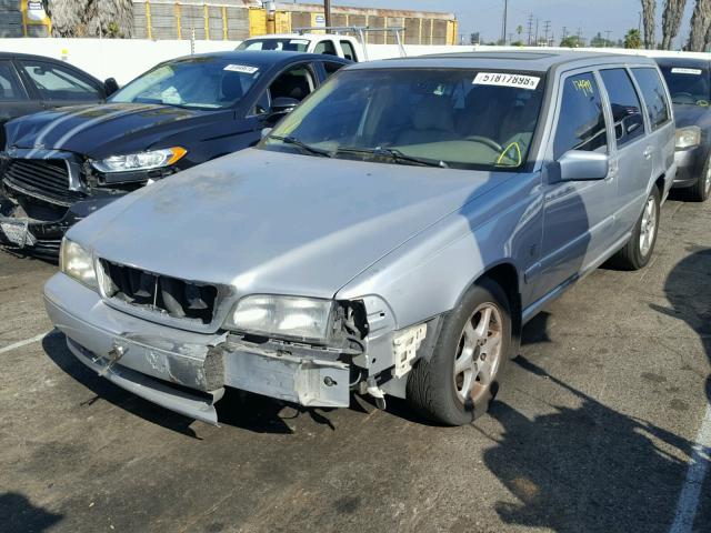 YV1LW61J4Y2694935 - 2000 VOLVO V70 BASE SILVER photo 2