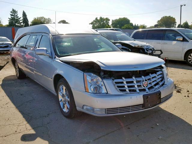 1GE7K9C64BU600262 - 2011 CADILLAC PROFESSION SILVER photo 1