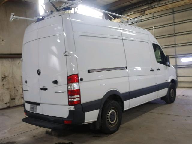 WD3PE7DC5F5961311 - 2015 MERCEDES-BENZ SPRINTER 2 WHITE photo 4