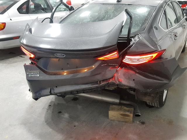 3FA6P0SU8GR165574 - 2016 FORD FUSION TIT GRAY photo 9