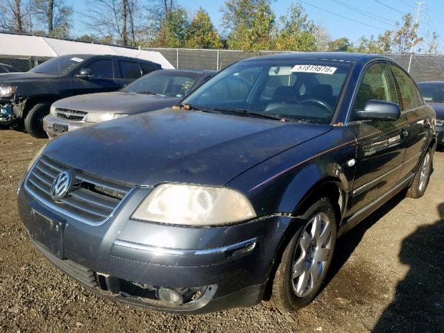 WVWRH63B12P133635 - 2002 VOLKSWAGEN PASSAT GLX BLUE photo 2