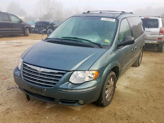 2C8GP64L15R222589 - 2005 CHRYSLER TOWN & COU GREEN photo 2