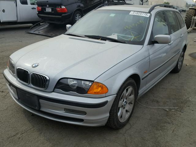 WBAAW33441ET43169 - 2001 BMW 325 IT SILVER photo 2